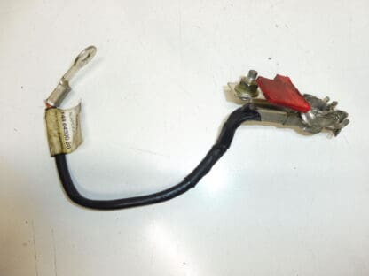 Anslutningskabel + pol i Citroën Peugeot-motor 1486450080 5642Y2