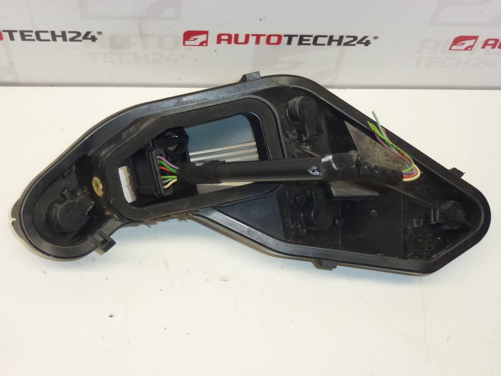 Sockel för Baklyktornas Glödlampor + Kabel Peugeot 207 6351Y7 - Bild 2