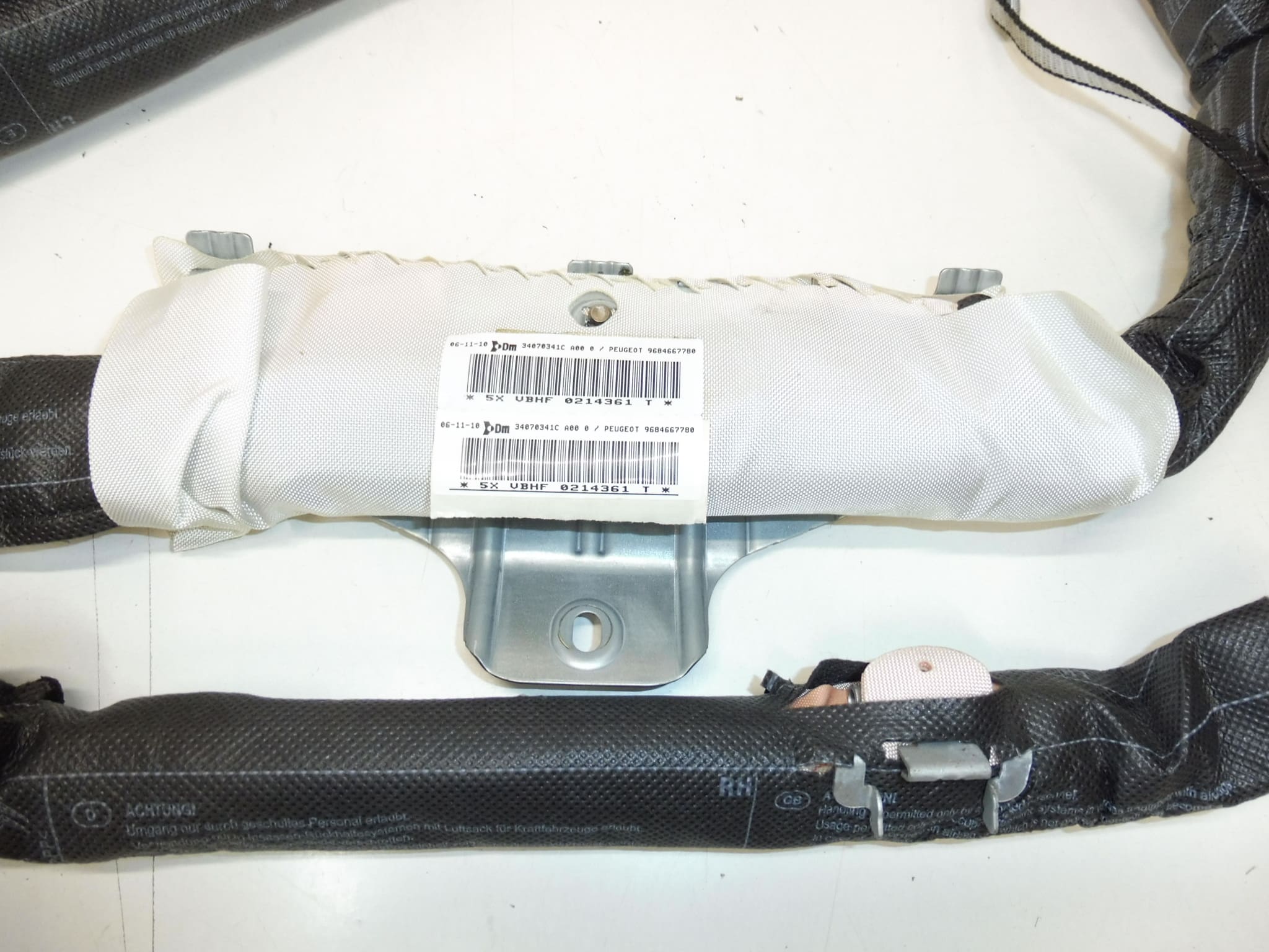 Sidokrockkudde höger Peugeot 3008 5008 9684667780 8335WP