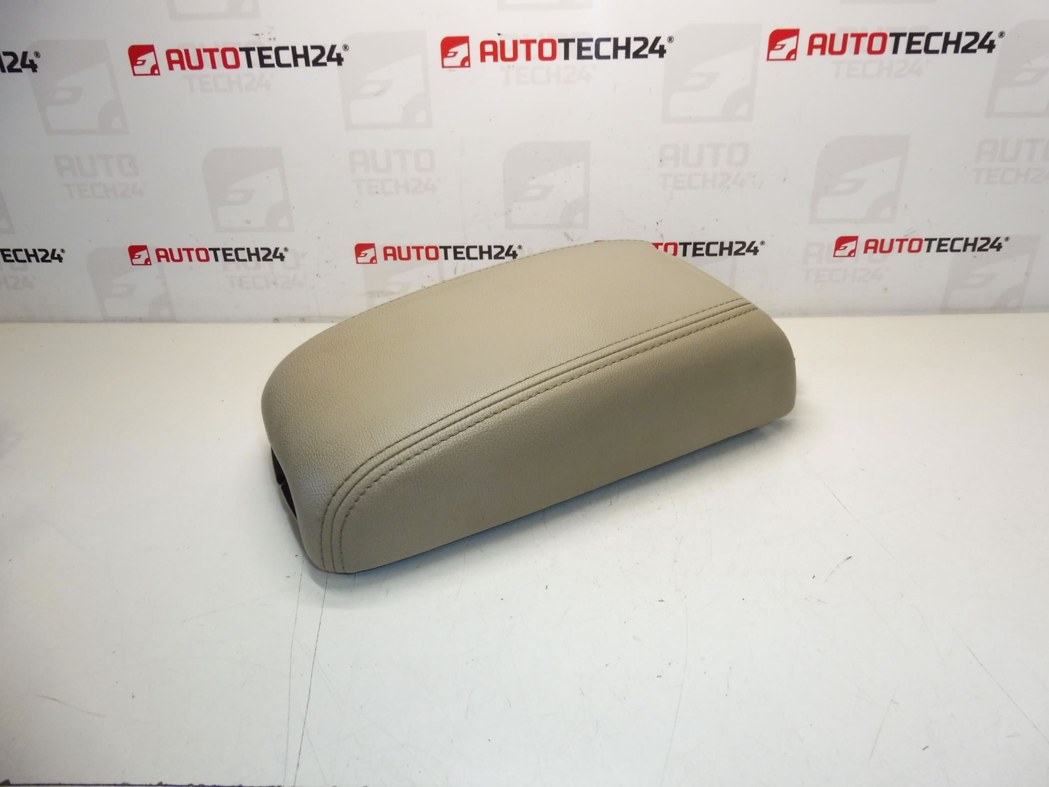 Citroën Peugeot 7589px Center Armstor