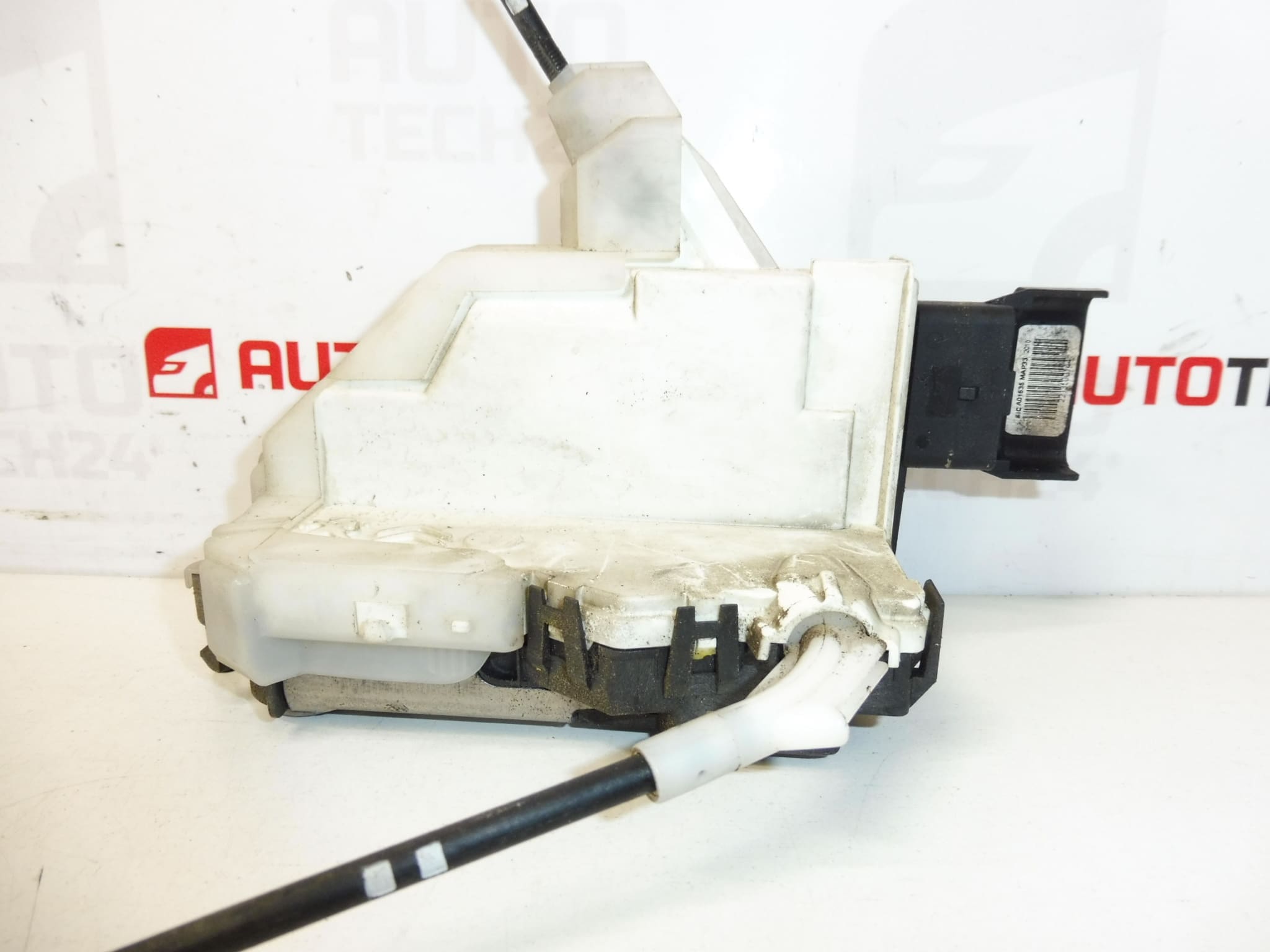 Höger passagerardörrlås Peugeot 3008 5008 9800623080 9136GC - Bild 2