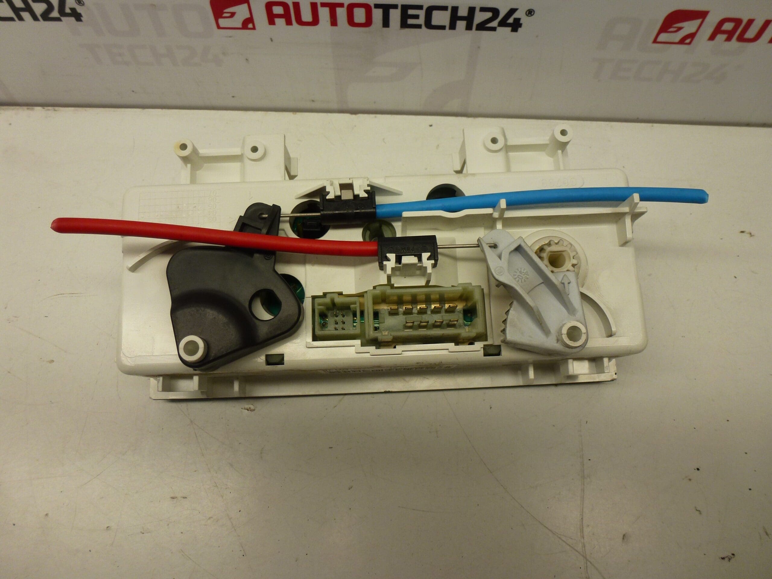 Värme och klimatkontroll Peugeot 307 II K2860 T5RF 1607875480 6451VN